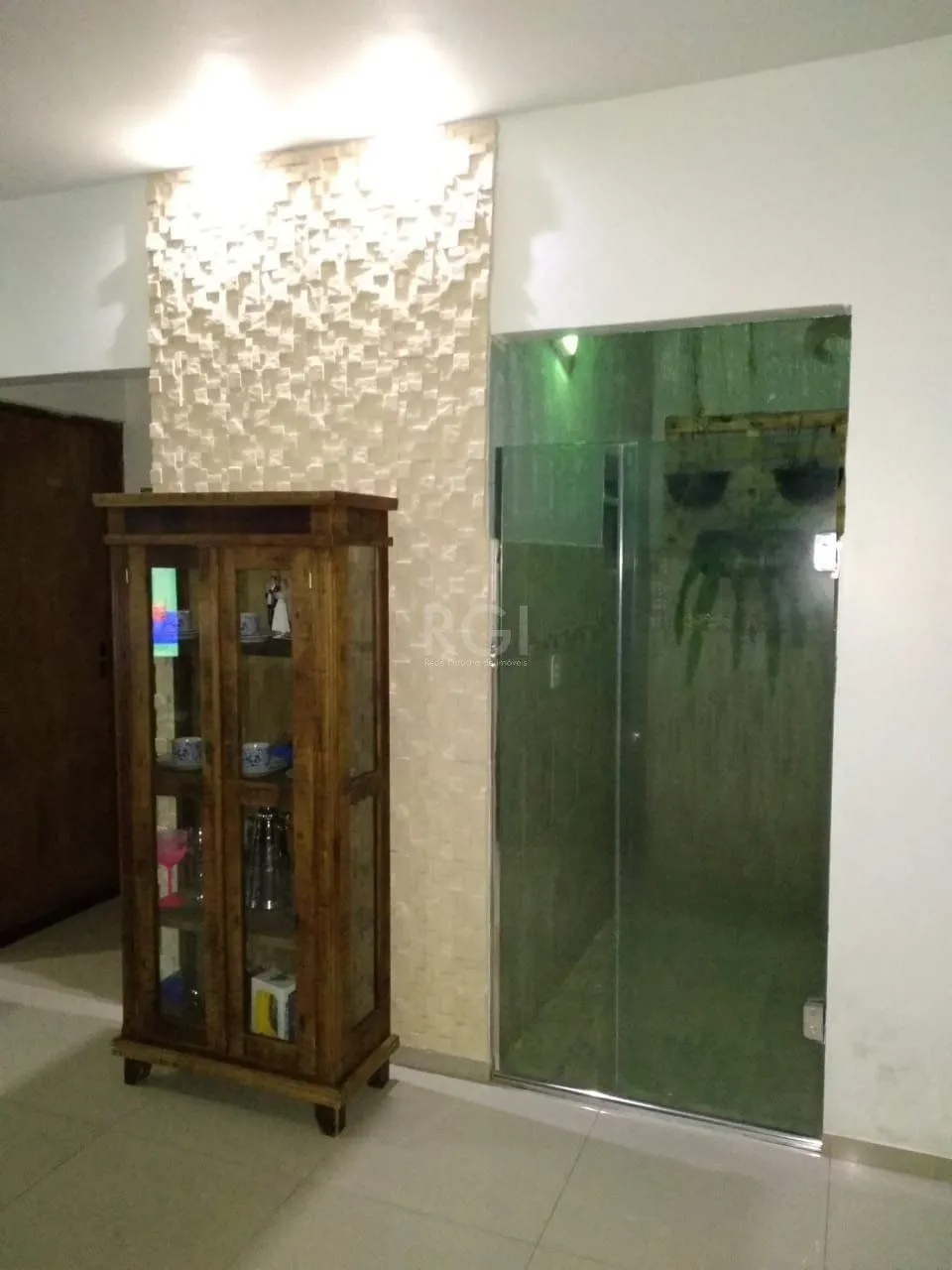 Imagem Casa com 2 quartos, 2 vagas de garagem, no bairro Aberta dos Morros, Porto Alegre/RS