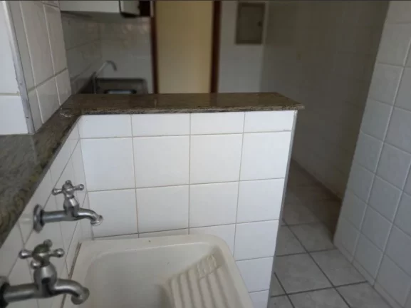 Imagem Apartamento bairro Alto ótima localização com elevador!2 - Dormitórios (1st) ambos com armários...