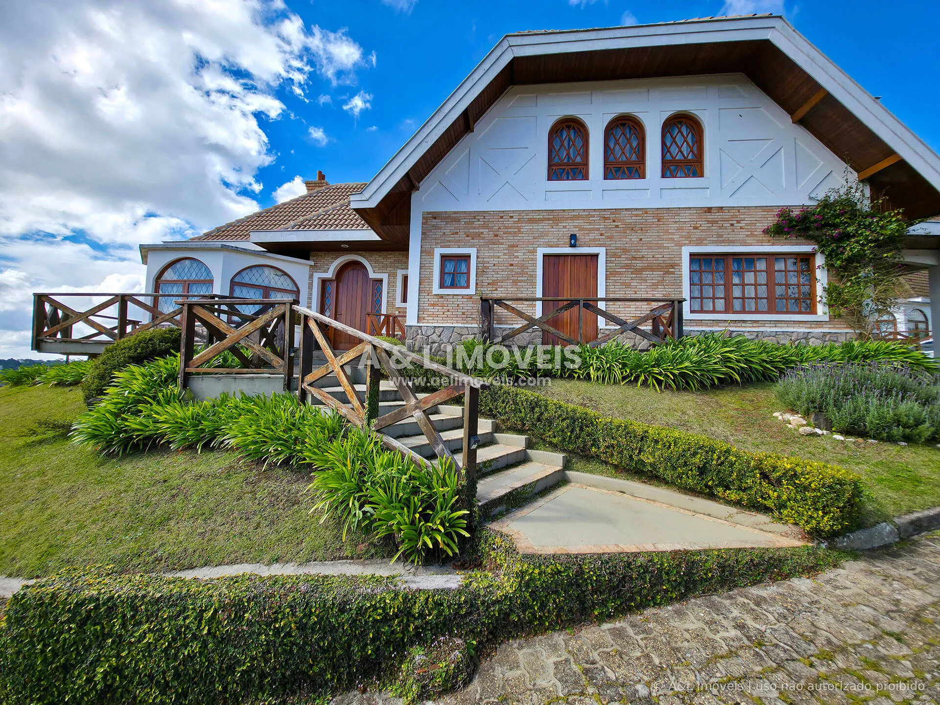 Imagem Casa no Saint Patrick em Campos do Jordão | 4 suítes, 348,50 m²