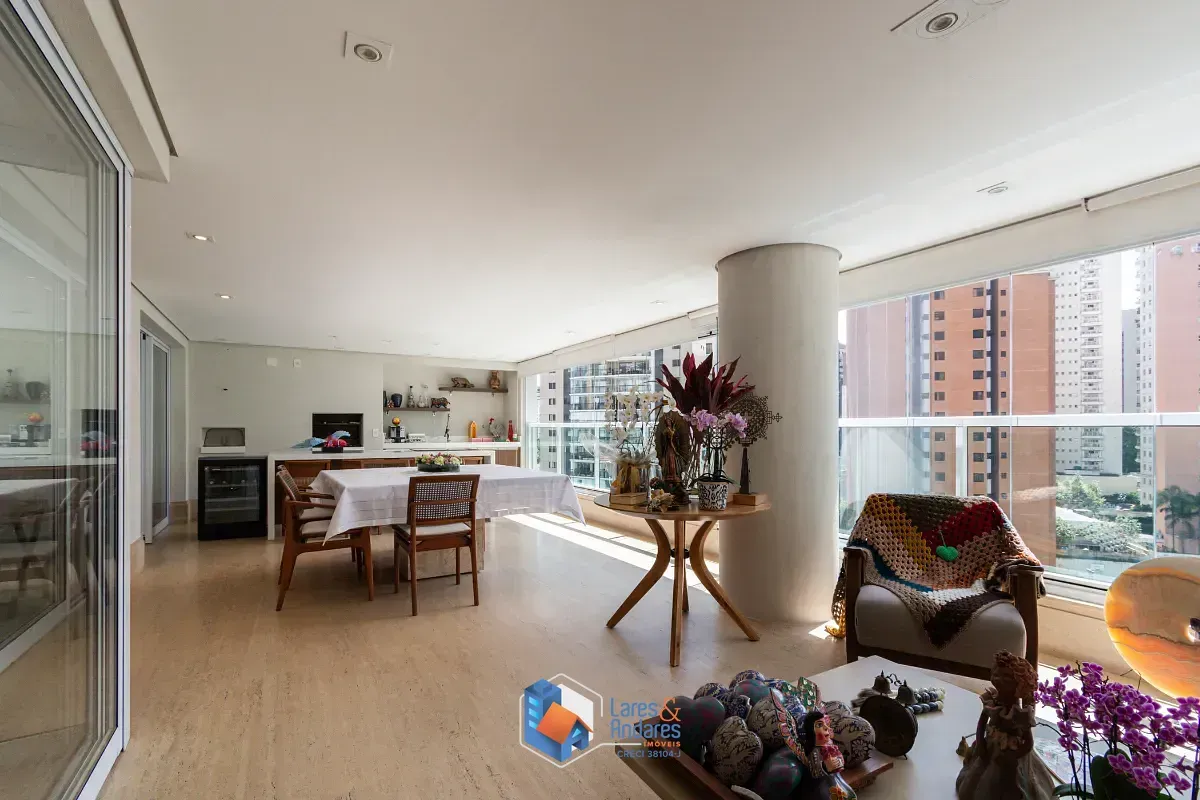 Imagem Apartamento para venda em Moema com 4 quartos, sendo 4 suítes, 335m²