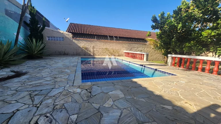 Imagem Casa térrea em Itanhaem, 3 dormitórios, piscina, churrasqueira, vaga pra 5 carros