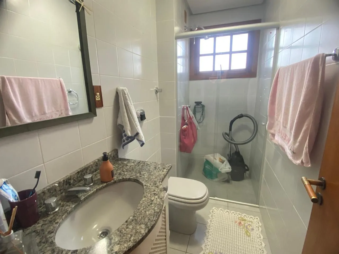 Imagem Excelente apartamento 3 dormitórios sendo 01 suíte, Sacada e com Òtima Posição Solar