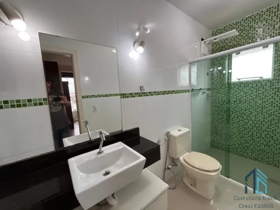 Imagem Sobrado com edícula, 05 quartos sendo duas suítes à venda no Atuba, divisa com Tingui, próximo ao Bacacheri em Curitiba PR