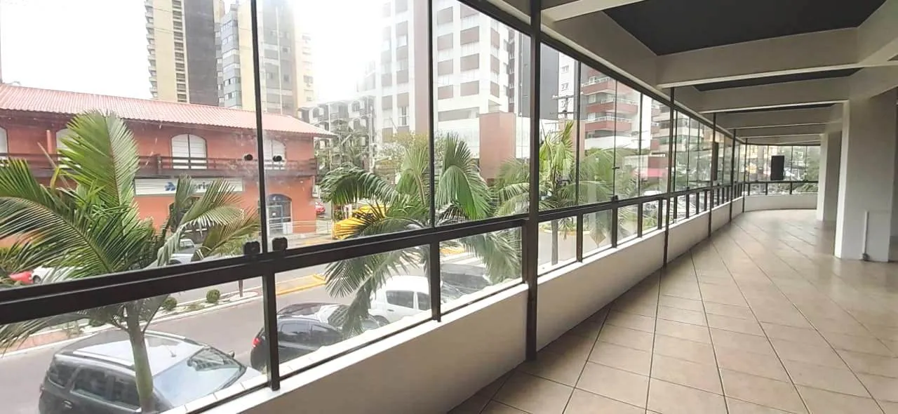 Imagem Sala comercial à venda em Torres, Centro, 382m2