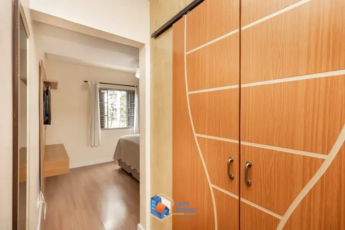 Imagem Sobrado para venda em Vila do Encontro com 5 quartos, sendo 1 suíte, 288m²