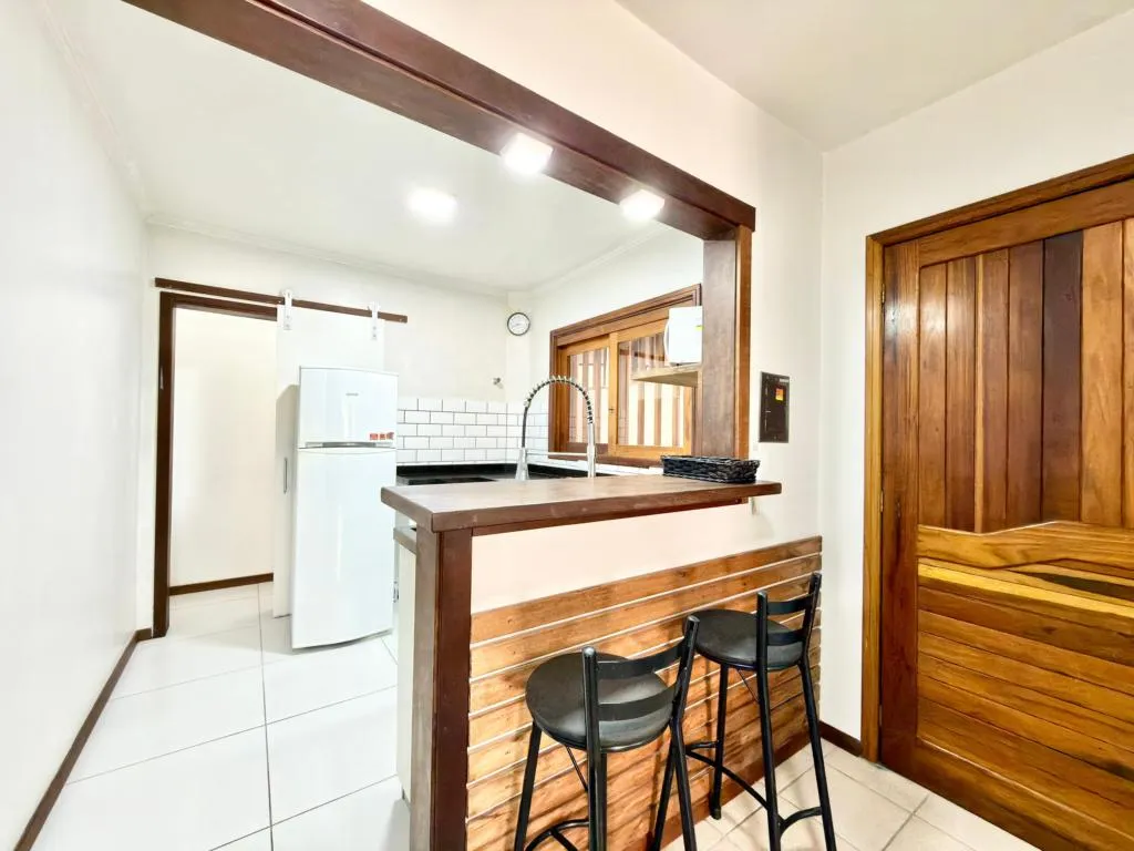 Imagem Apartamento 2Dórmitórios dependência - Bairro Zona Nova