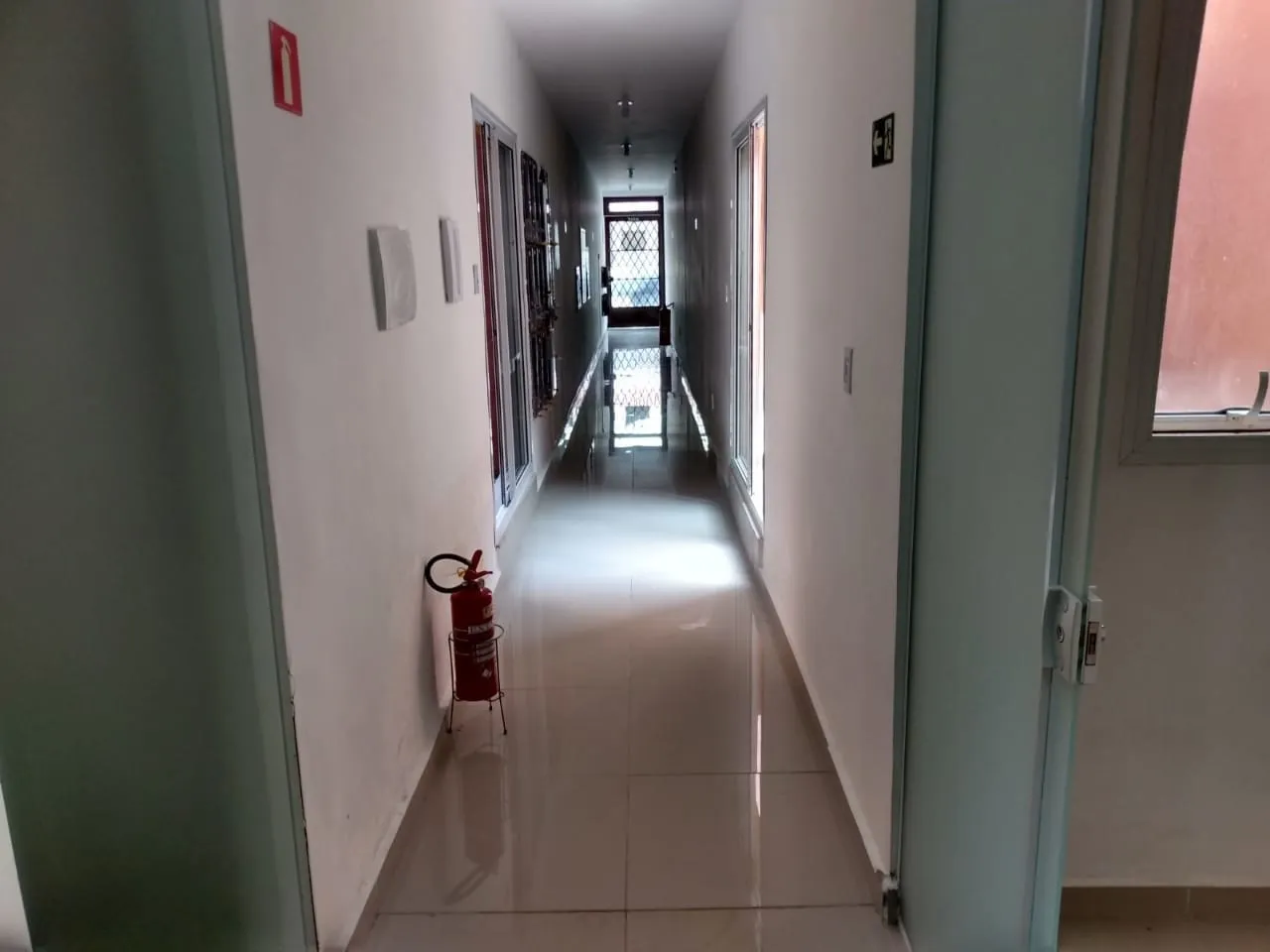 Imagem Comercial para Locação 49.53M², Centro, Pindamonhangaba - SP | EDIFÍCIO COMERCIAL NAIR