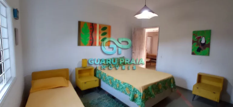 Imagem Casa ampla, térrea, 3 dormitórios sendo 2 suítes, sala para 2 ambientes com lareira, lavabo, cozinha, área de serviço, despensa
