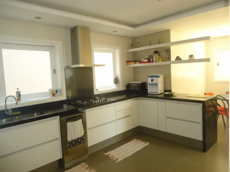 Imagem Casa em Condomínio de Luxo no Jardim Paiquerê, Valinhos-SP: 3 Quartos, 3 Suítes, 3 Salas, 5 Banheiros, 495m². Confira!