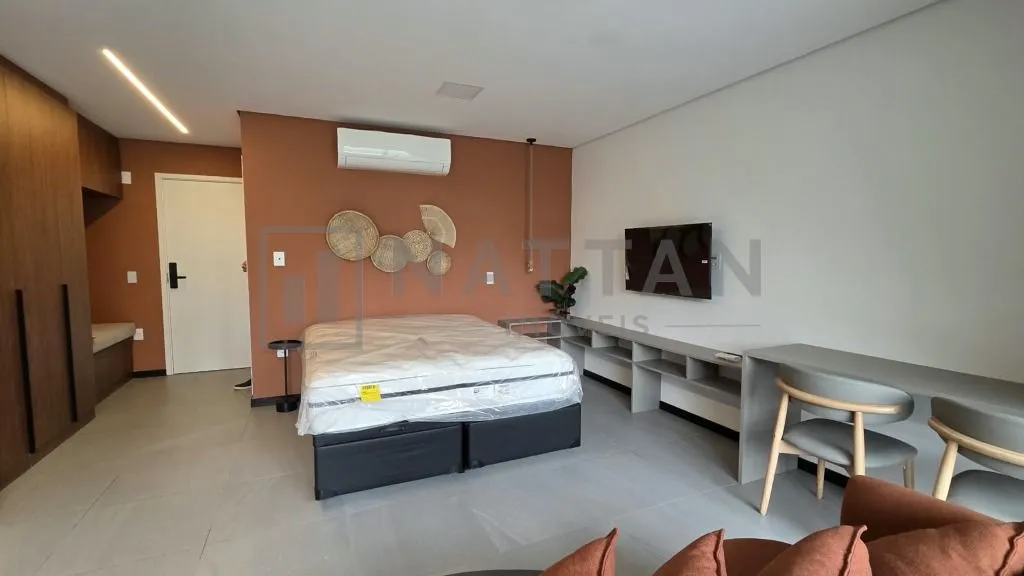 Imagem Studio mobiliado com 59 m², varanda e condomínio com piscina, sauna e quadra poliesportiva