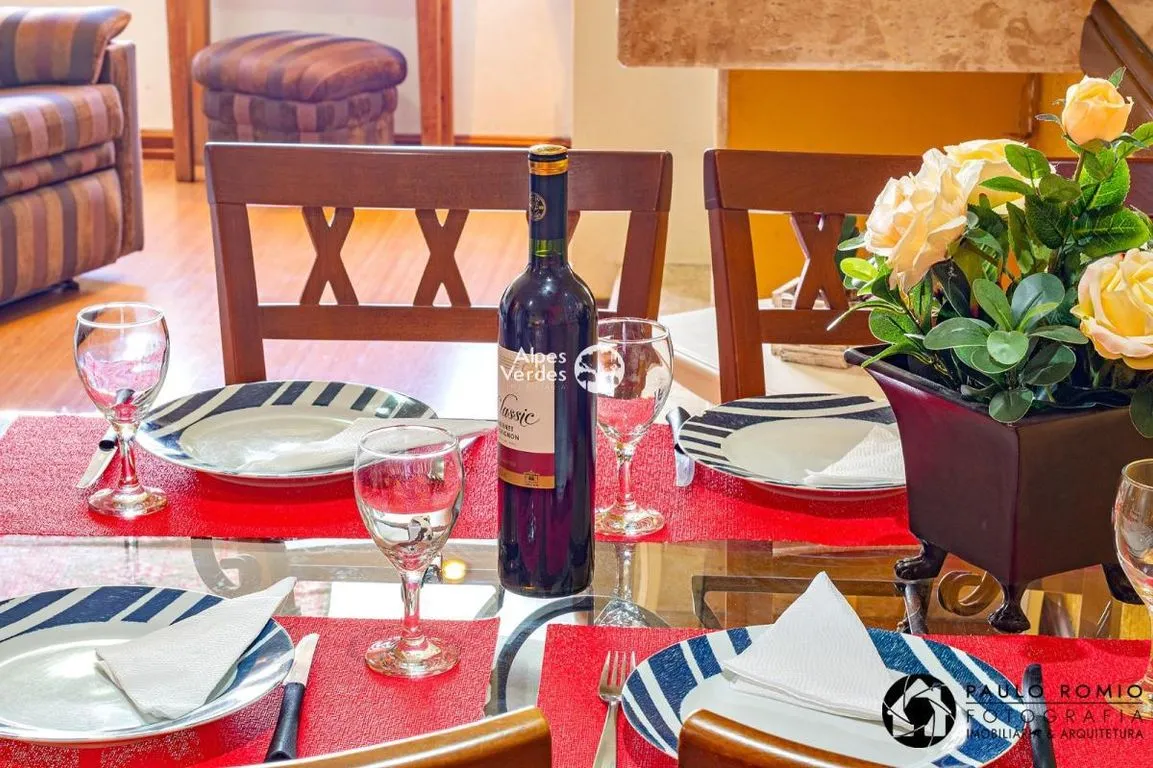 Imagem Vende-se Apartamento em gramado a 5 minutos da Rua Coberta de Gramado