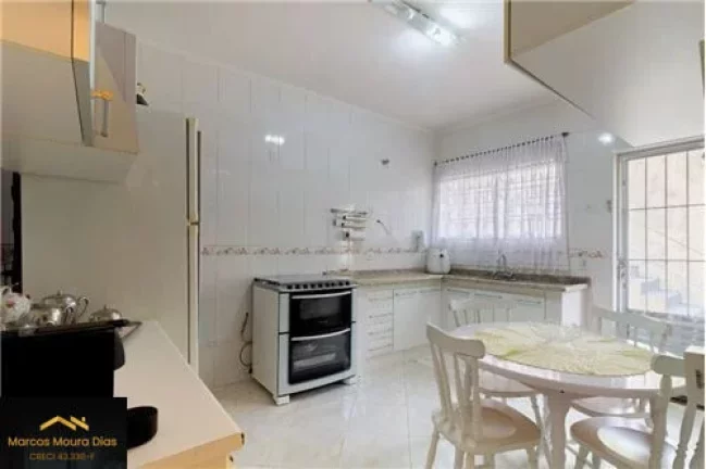 Imagem Casa à venda, com 3 Dormitórios ( 1 Suíte) com 2 Vagas de Garagem - Vila Ipojuca - São Paulo/SP