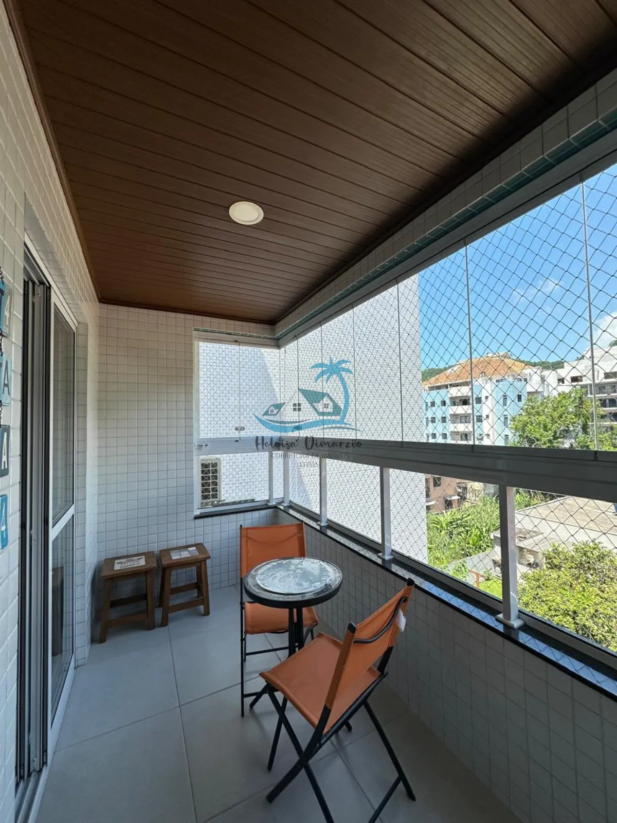 Imagem Excelente apartamento mobiliado a venda nas Toninhas, 250 metros do mar em Ubatuba.