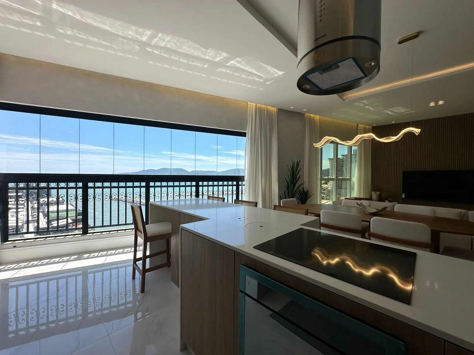 Imagem Apartamento com vista para o mar à venda com 140m2 por R$ 6.800.000,00