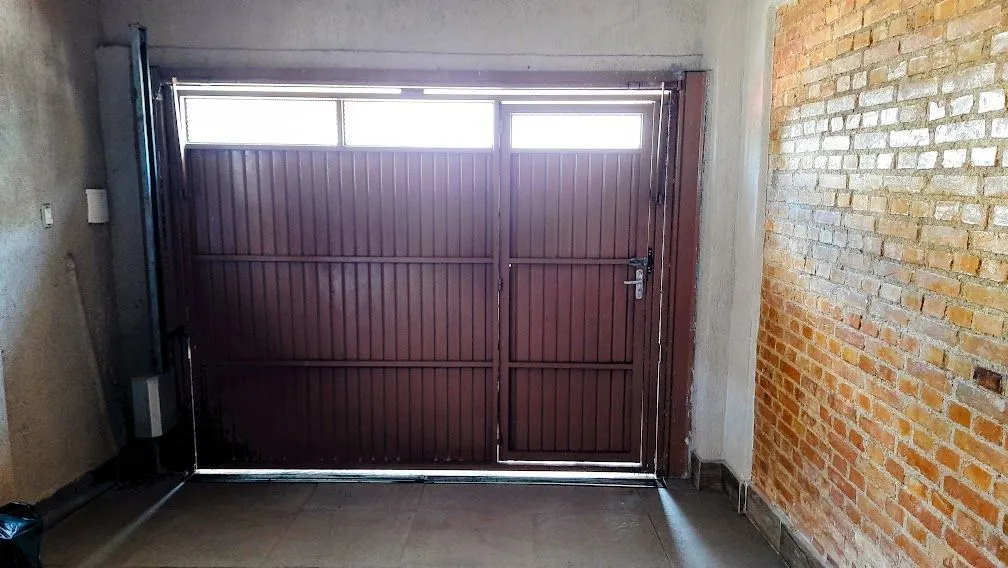 Imagem Linda Casa de Esquina com 230 M². Área de Lazer Completa.