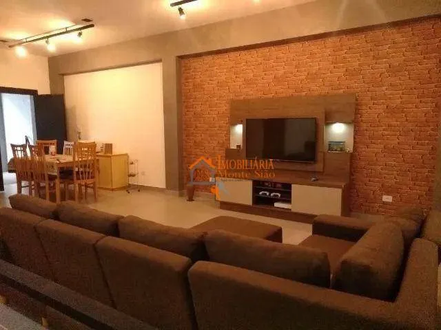 Imagem Casa com 4 dormitórios à venda, 220 m² por R$ 990.000,00 - Jardim São Roberto - Guarulhos/SP