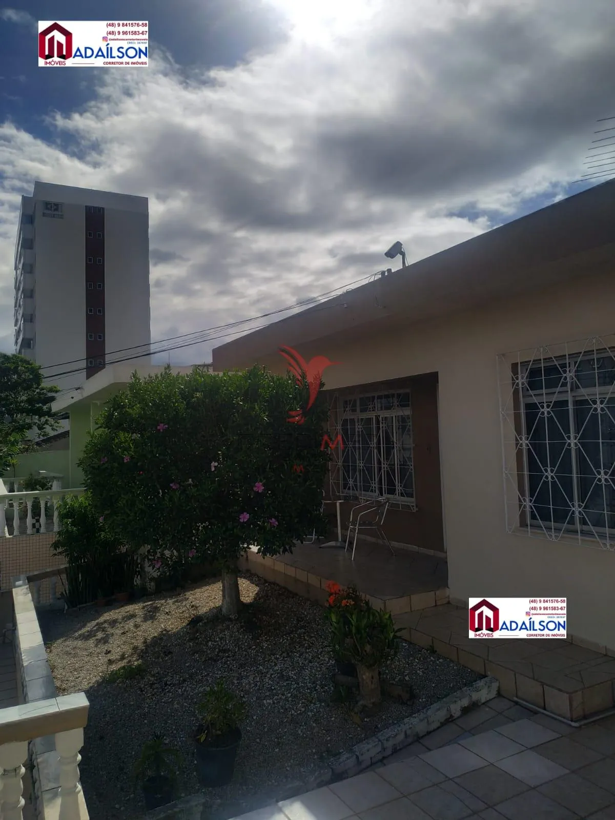 Imagem CASA A VENDA EM SÃO JOSÉ SC, BARREIROS, 3 DORMITÓRIOS, 1 SUÍTE + EDÍCULA COM CHURRASQUEIRA