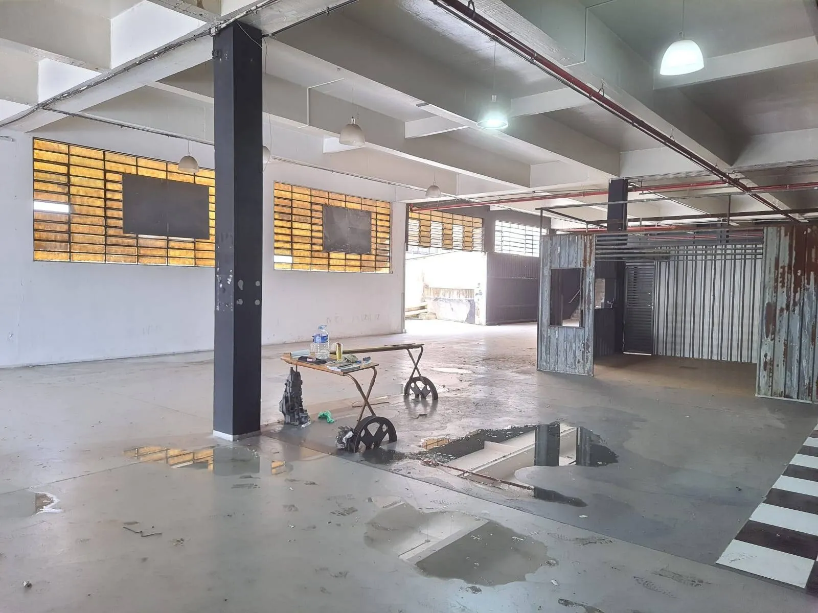 Imagem Galpão Comercial e Industrial em Alphaville - Localização Privilegiada Próxima à Estação Antônio João