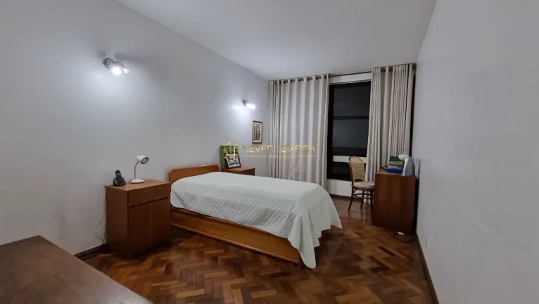 Imagem Nascente, Meio de Quadra, Andar Alto, Vazado, Vista Livre!!! SQS 110