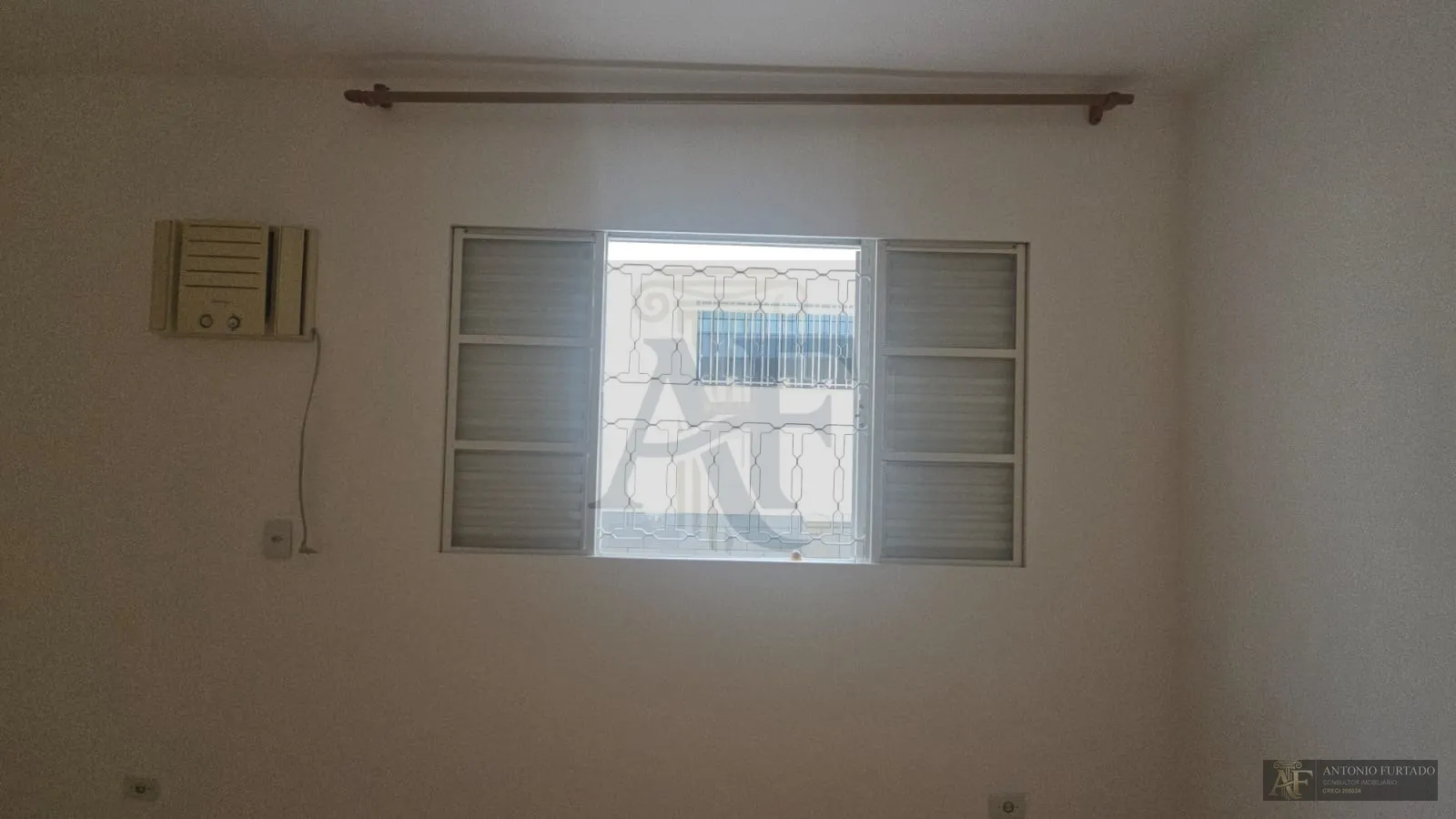 Imagem Casa à venda em Jardim Londrina, São Paulo