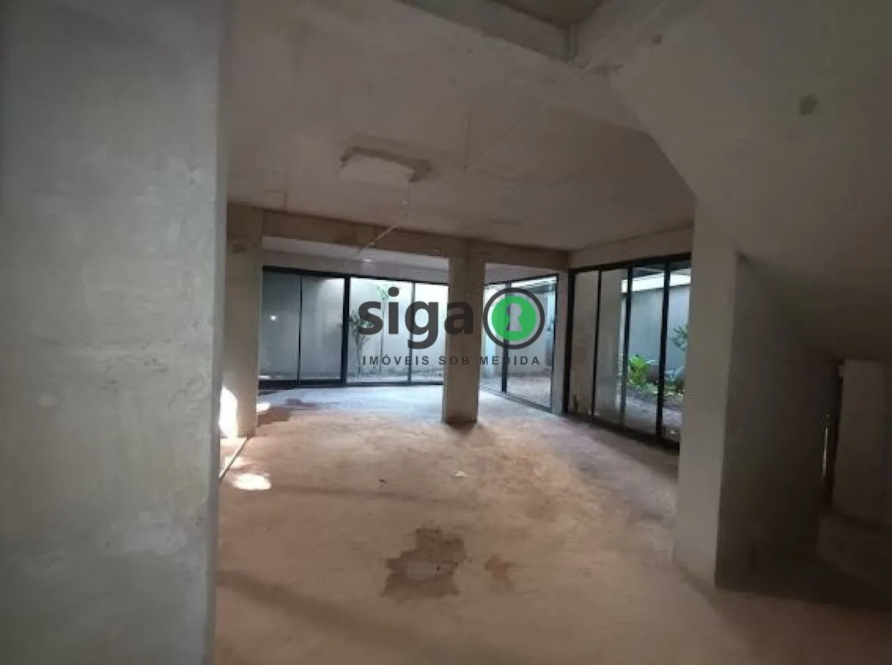 Imagem Loja para locação com 389m², 2 banheiros, fachada Ativa, em Pinheiros, no contrapiso