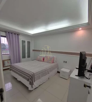 Imagem Cobertura de Luxo à Venda em Salvador-BA: 4 Quartos, 2 Suítes, 2 Salas, 6 Banheiros, 2 Vagas de Garagem, 240m² - Itaigara