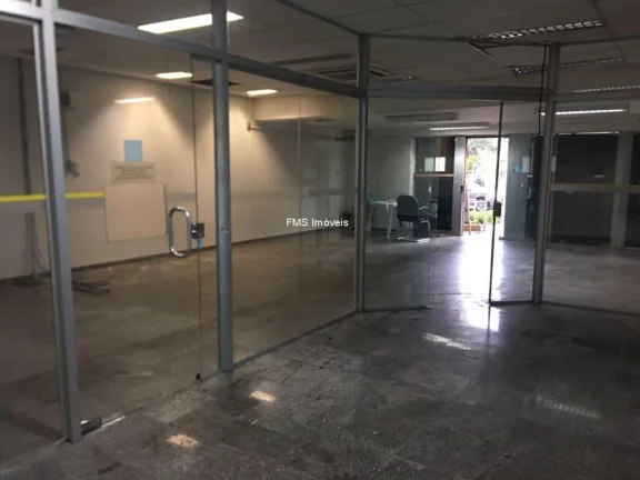 Imagem Casa Comercial de 350m² de Área para Locação em Cerqueira César