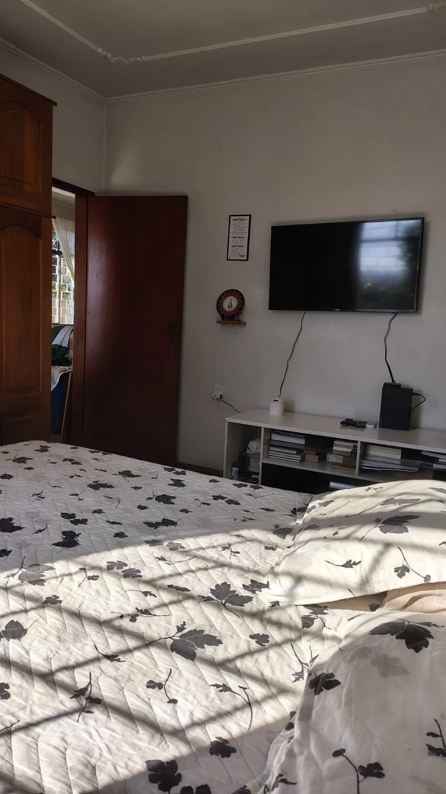 Imagem Casa térrea 3 dormitórios, 2 vagas cobertas as demais descobertas bairro cristal