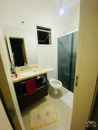 Imagem Sobrado à venda na Colônia com 3 quartos, sendo uma suíte e 2 vagas de garagem