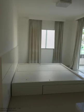 Imagem Casa em Condomínio de Luxo em Alphaville, Camaçari-BA: 4 Quartos, 3 Suítes, 2 Salas, 1 Banheiro, 4 vagas de garagem, 280m².
