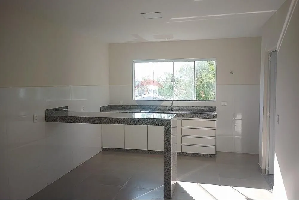 Imagem Casa com 3 quartos para alugar em Pedra de Guaratiba