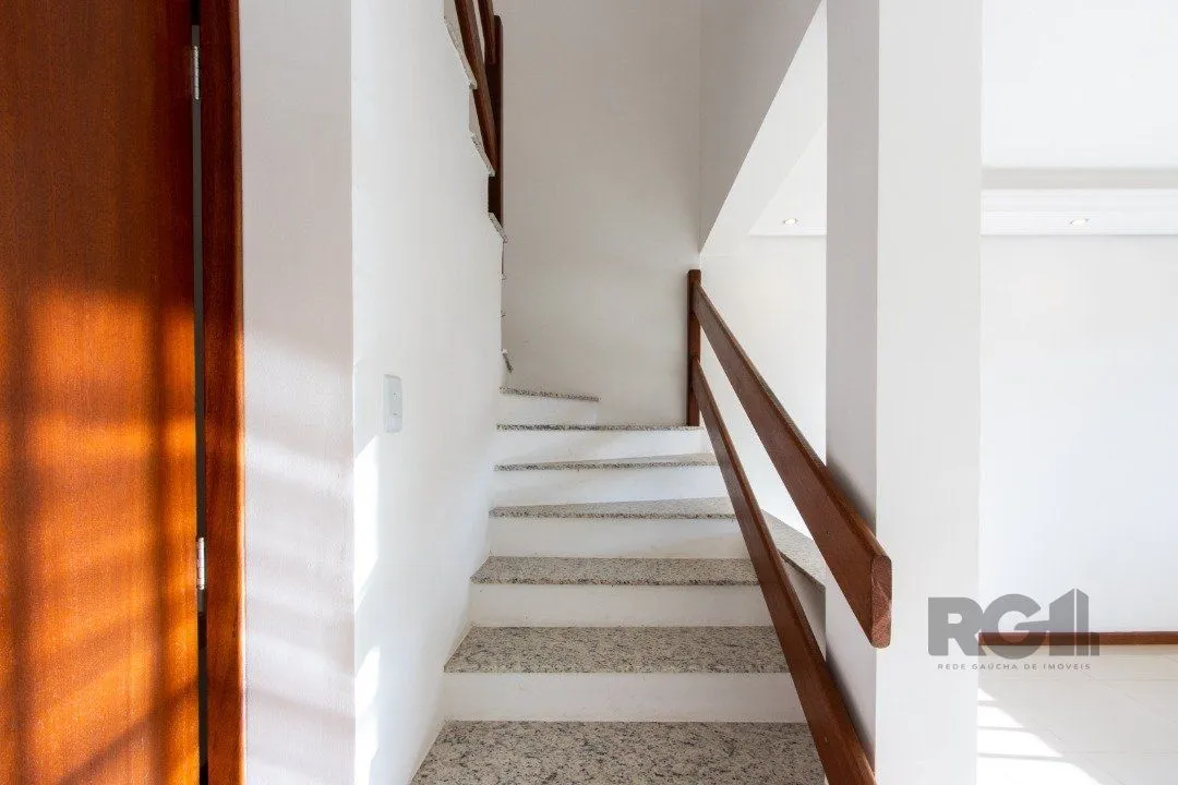 Imagem Casa para Venda - 120m², 3 dormitórios, sendo 1 suites, 1 vaga - Guarujá