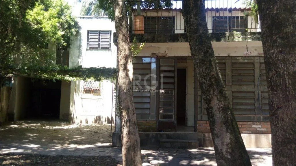 Imagem Casa para Venda - 244m², 2 dormitórios, 4 vagas - Teresópolis