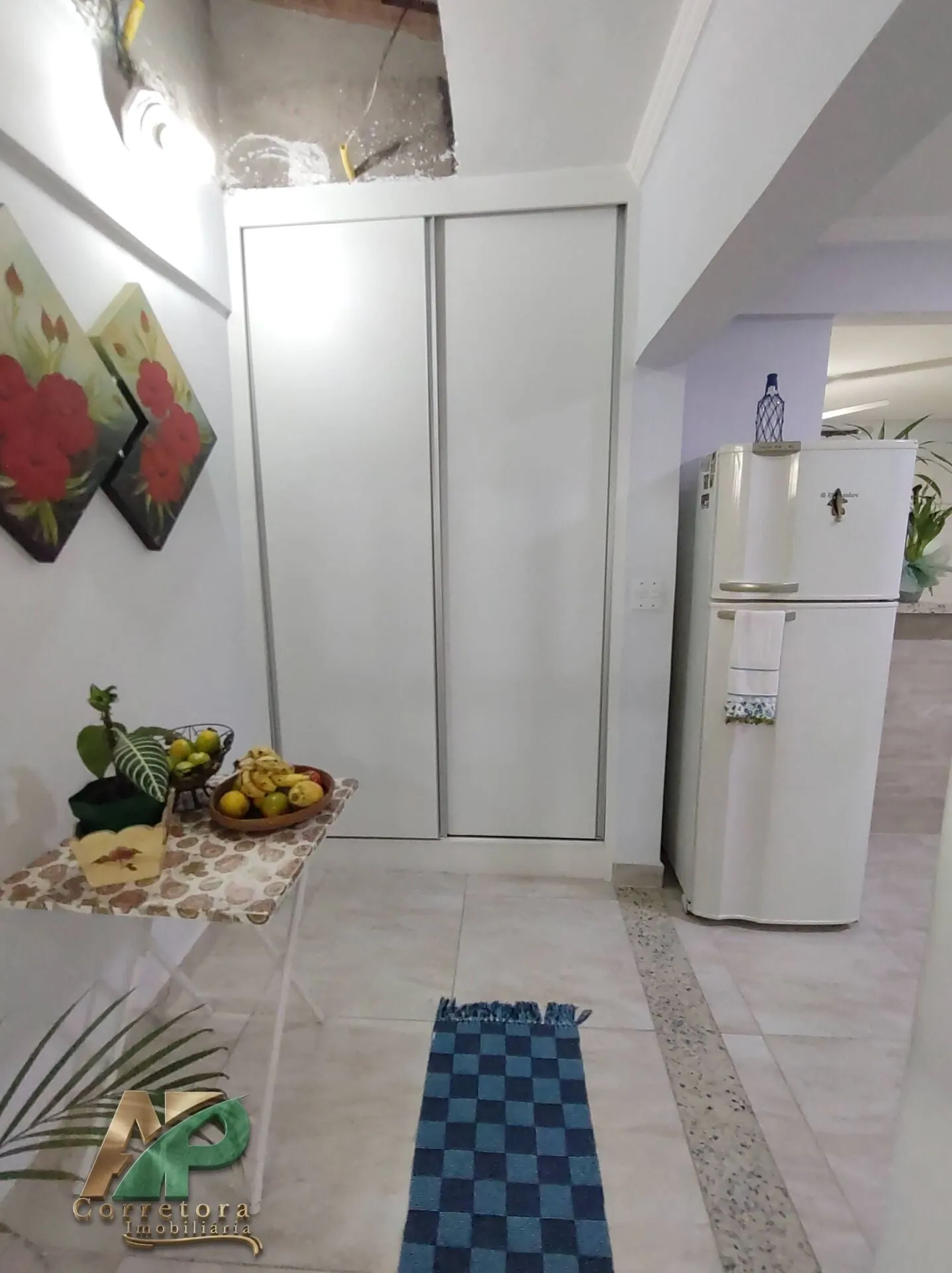 Imagem Casa à Venda em Taboão da Serra: 308m², 2 Vagas e Perto do Shopping