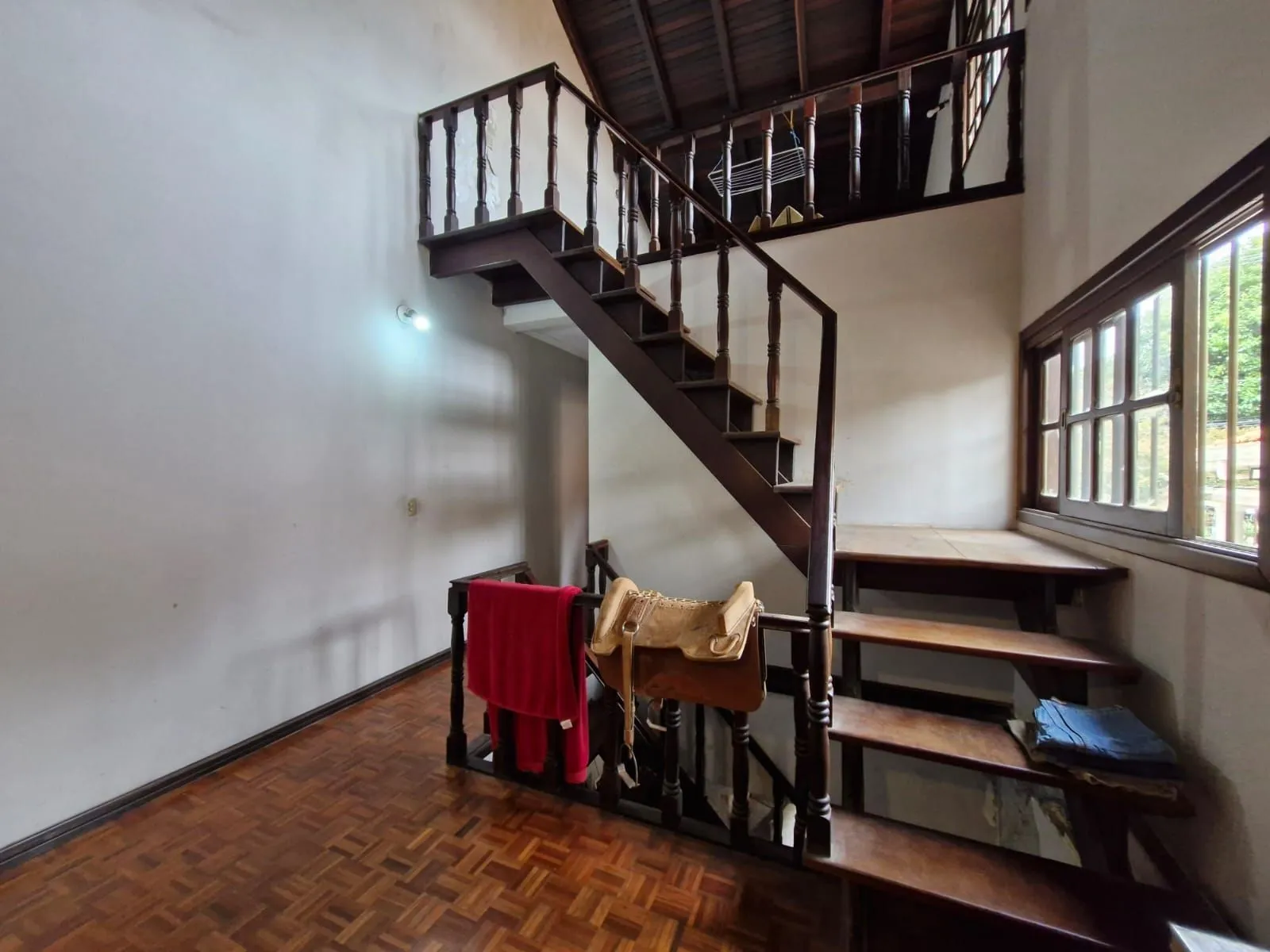Imagem Casa de 3 dormitórios com piscina no bairro Teresópolis.