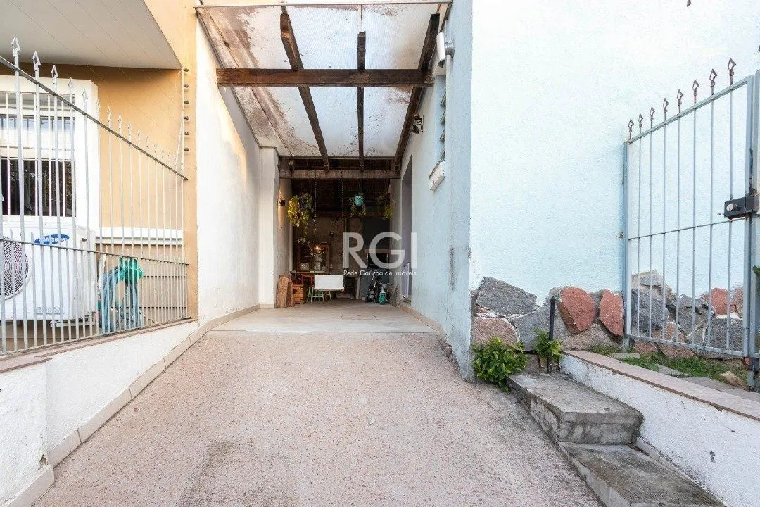 Imagem Casa para Venda - 200m², 3 dormitórios, sendo 1 suites, 2 vagas - Vila Assunção