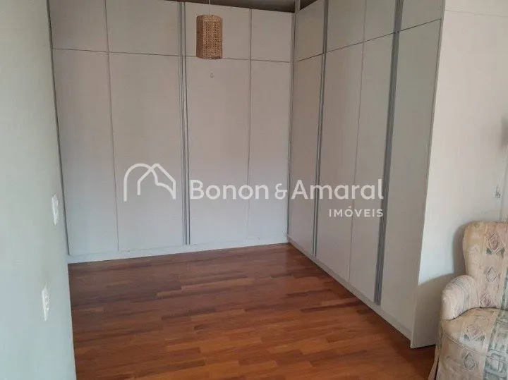 Imagem Casa de Condomínio com 250 m² e 4 Quartos
