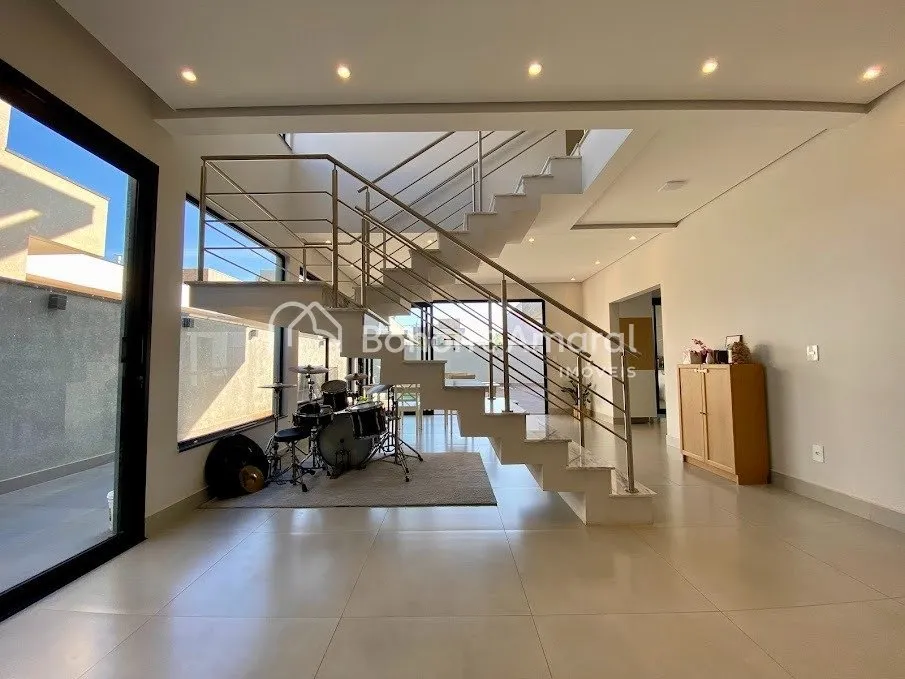Imagem Sobrado à venda no Condomínio Residencial Club Portinari no bairro Parque Brasil 500 em Paulínia.