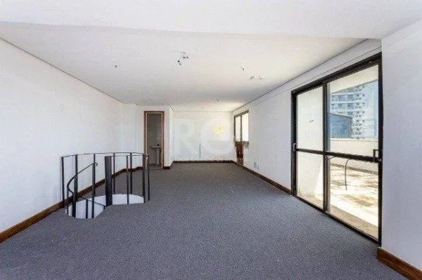 Imagem Sala comercial duplex na Av. Carlos Gomes