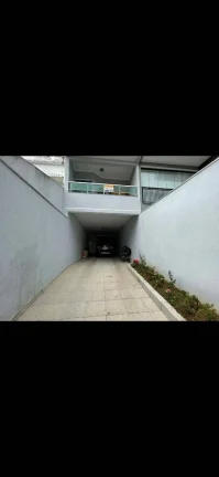 Imagem Sobrado com 250 m² 3 Dormitorios sendo 1 Suíte com sacada e 4 Vagas