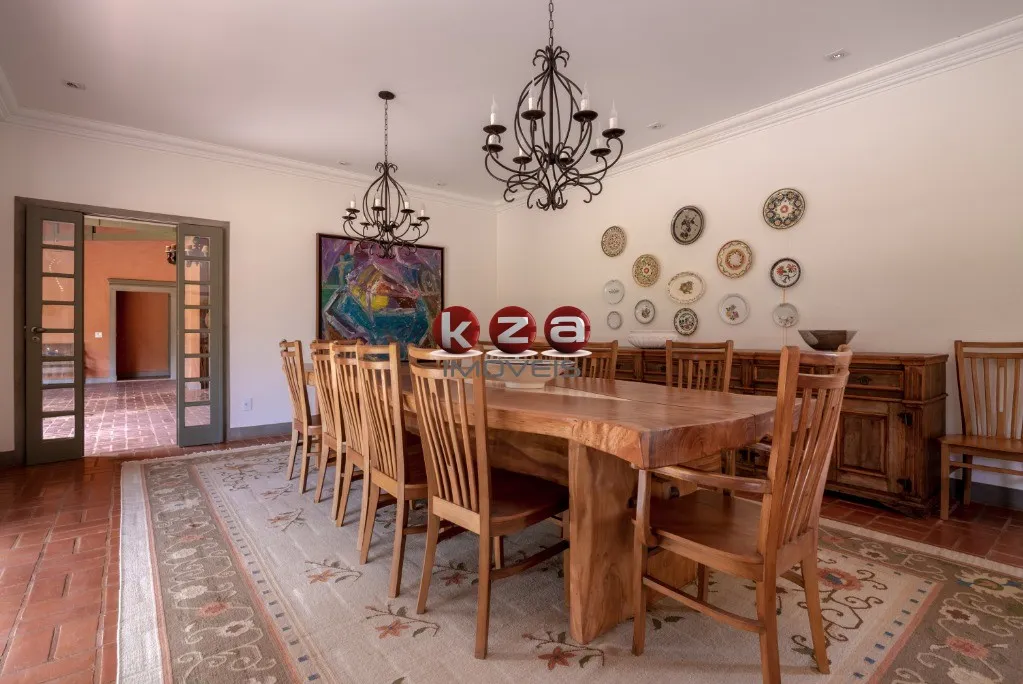 Imagem Imperdível Casa de Luxo à Venda no Centro de Cunha-SP: 6 Quartos, 6 Suítes, 5 Salas, 9 Banheiros, 30 Vagas de Garagem e 1.573 m² de Área