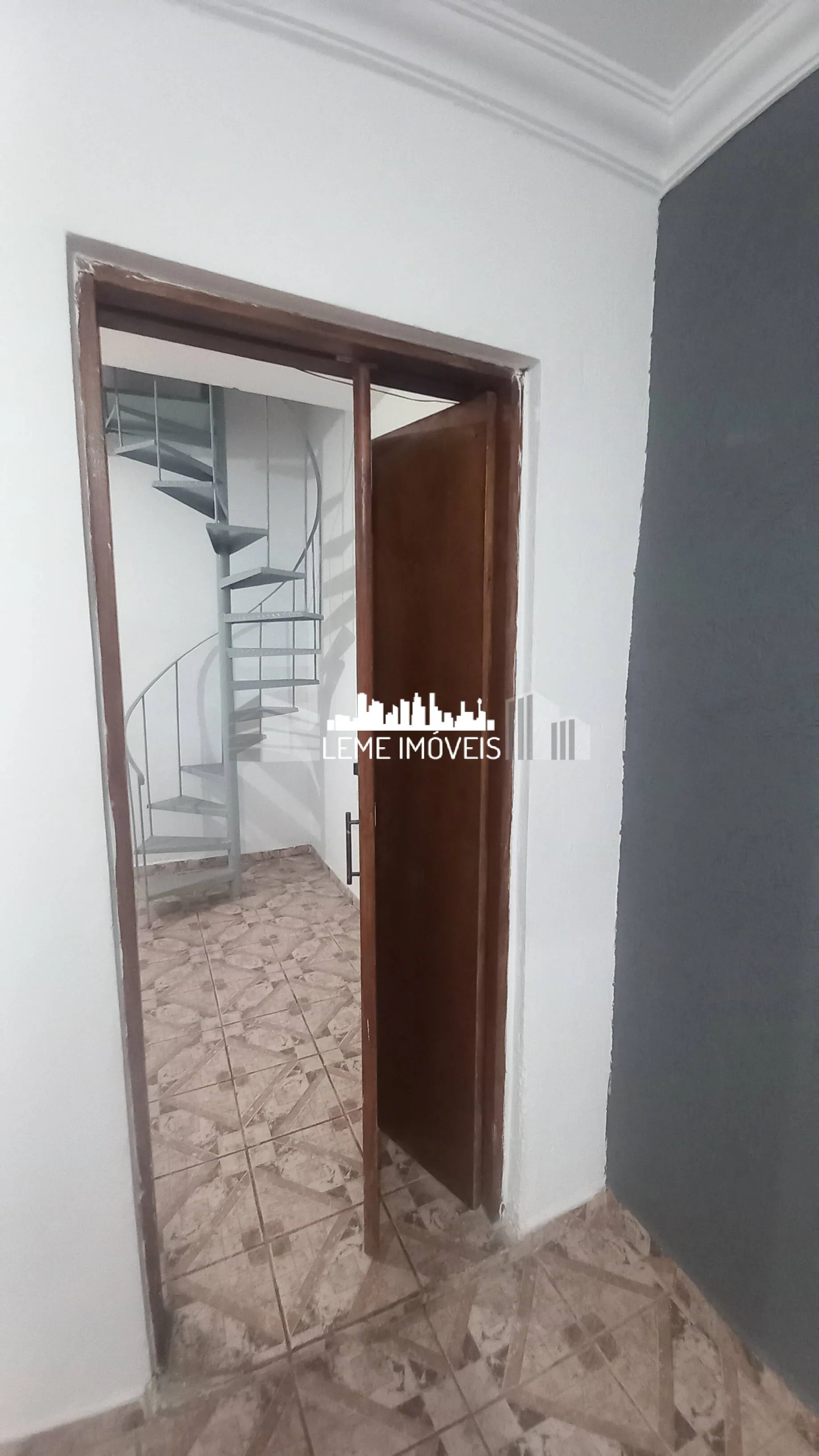 Imagem SOBRADO AMPLO COM DOCUMENTAÇÃO 100%!!! FINANCIE E UTILIZE O FGTS!!!
