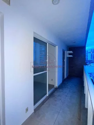Imagem Apartamento quarto e sala, varanda grande, 1 vaga, 1 quadra do mar
