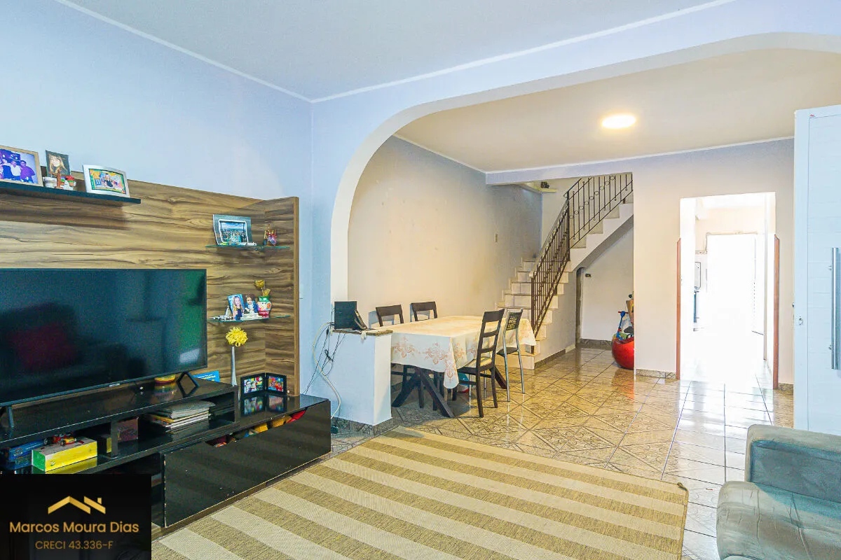 Foto do imóvel Casa Sobrado na Vila Dalva com 4 Dormitórios e 2 Vagas de Garagem, Oportunidade