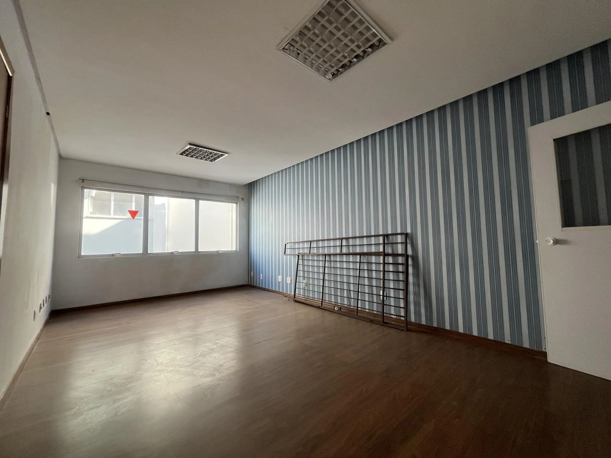 Imagem 4 salas comerciais