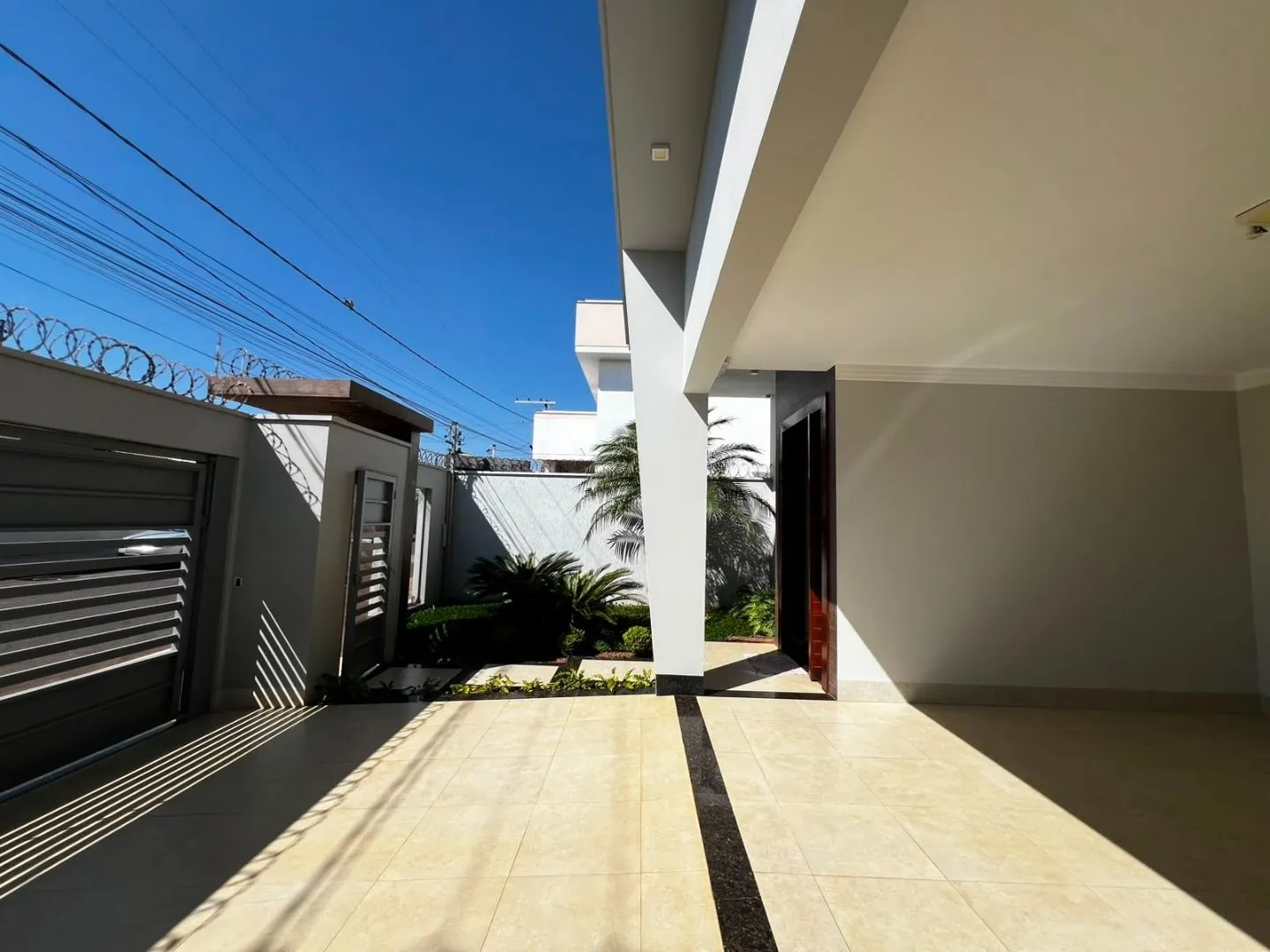 Imagem Casa com 3 dormitórios à venda, 206 m² por R$ 893.000,00 - Alto Limoeiro - Patos de Minas/MG