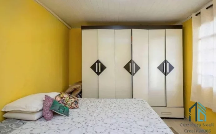 Imagem Sobrado em condomínio, 04 quartos c/suíte no Xaxim em Curitiba PR