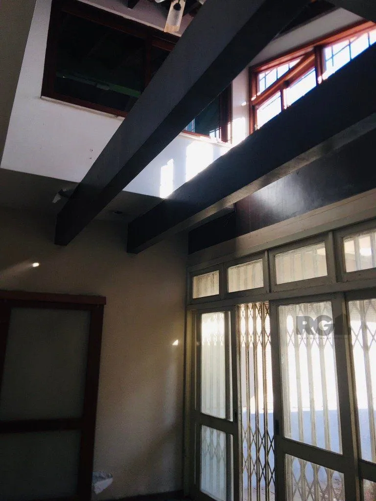 Imagem Casa para Venda - 400m², 4 dormitórios, sendo 1 suites, 4 vagas - Jardim Lindóia