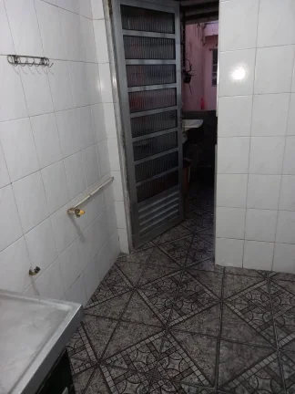 Imagem Sobrado Ótima Localização 125 m2 5 Dormitórios e 2 Vagas de Gargens