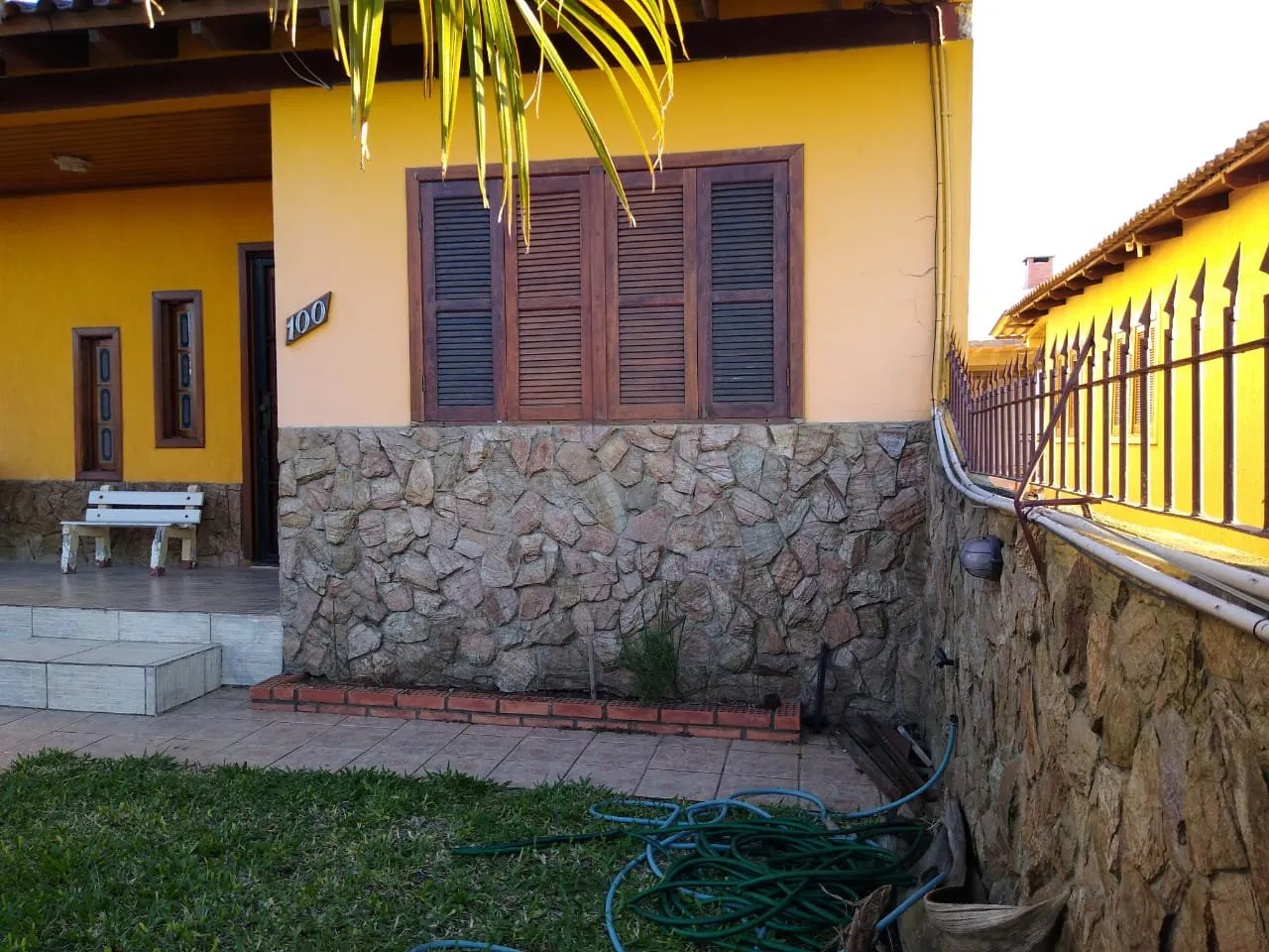 Imagem Casa a venda em Viamão no bairro Mendanha com piscina e espaco gourmet.